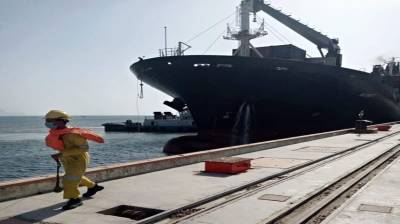 first-cargo-ship-carrying-wheat-urea-arrives-at-gwadar-port-1590821216-4102.jpeg
