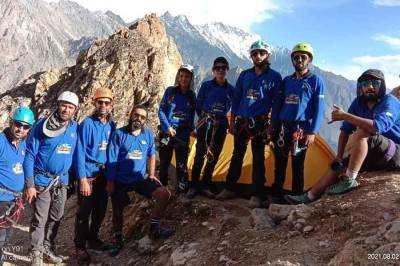 Climbers from Shimshal valley ace Karakoram's Passu cones 