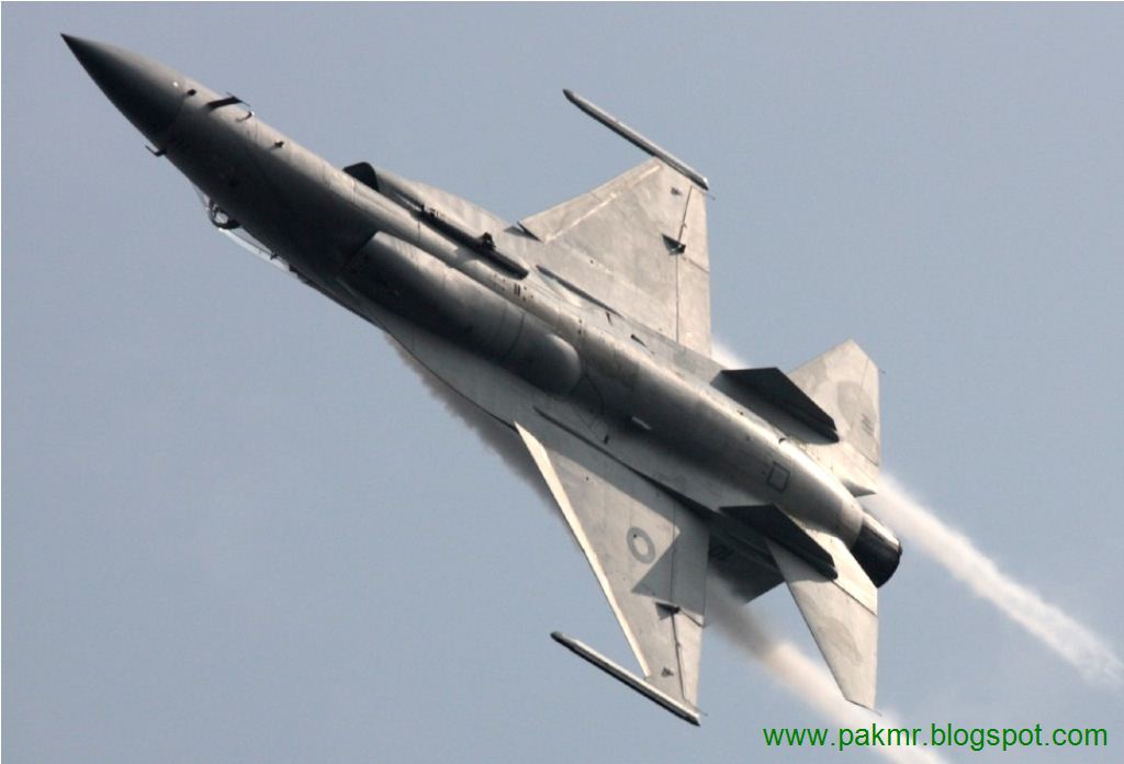 pakistan-air-force-jf-17-thunder-fighter-jets-from-no-26-squadron-black-spiders-in-zhuhai-air-show-2010-3.jpg