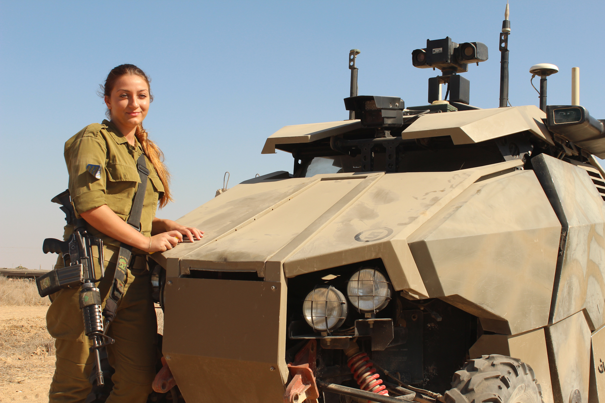 Flickr_-_Israel_Defense_Forces_-_Israeli_Made_Guardium_UGV_(3).jpg
