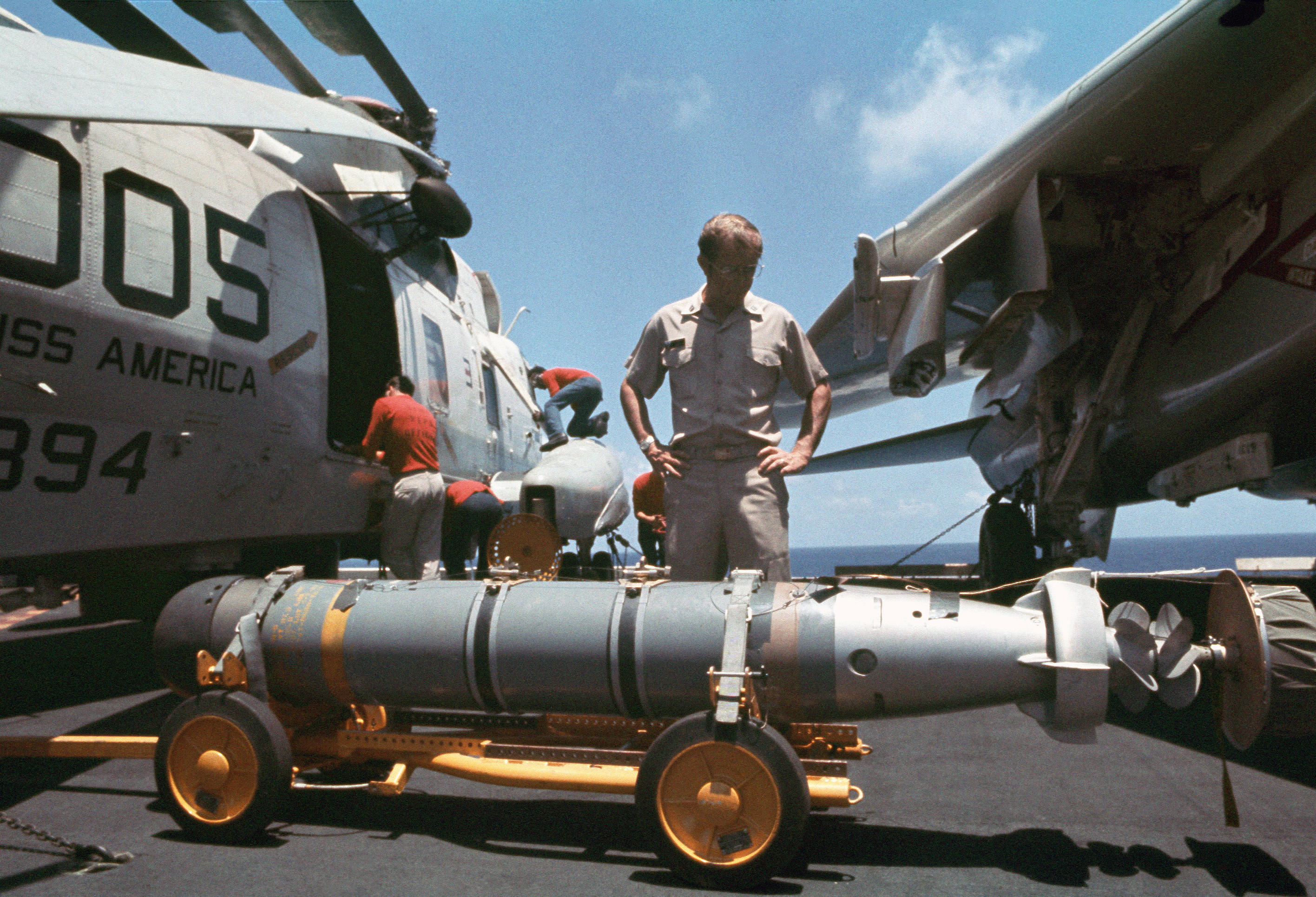 MK_46_torpedo_for_HS-15_SH-3H_on_CV-66_1977.JPEG