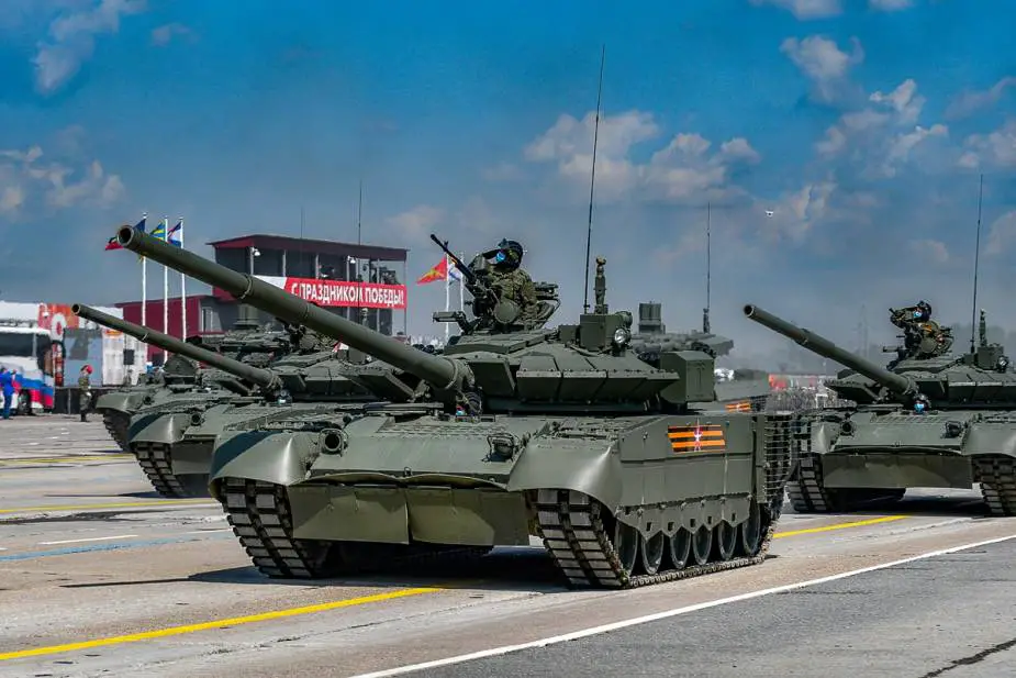 T-80BVM_main_battle_tankRussia_victory_day_military_parade_2020_001.jpg
