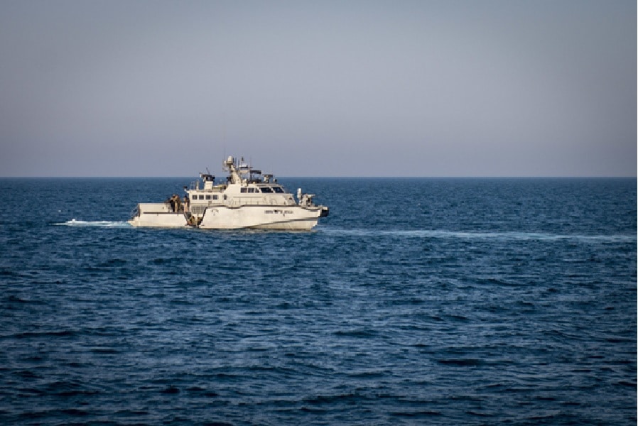 Sailors-assigned-to-Commander-Task-Force-CTF-56-launch-a-Mark-18-Mod-1-underwater-unmanned-vehicle-during-training-from-a-Mark-VI-patrol-boat-in-the-Arabian-Gulf-May-5..jpg