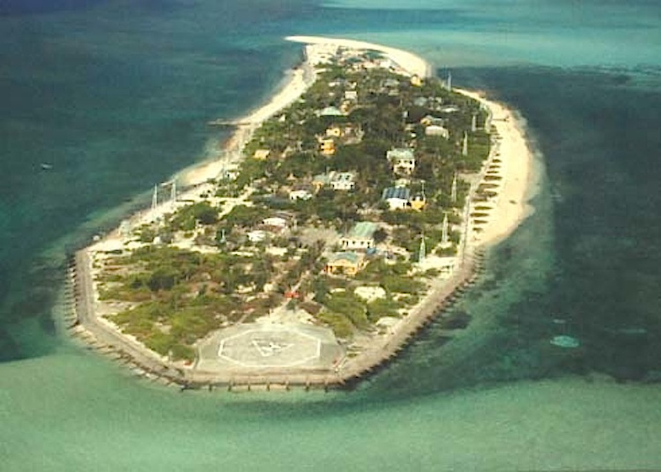 00E-Nam Yet Island-1c-12th largest Spratly island.jpg