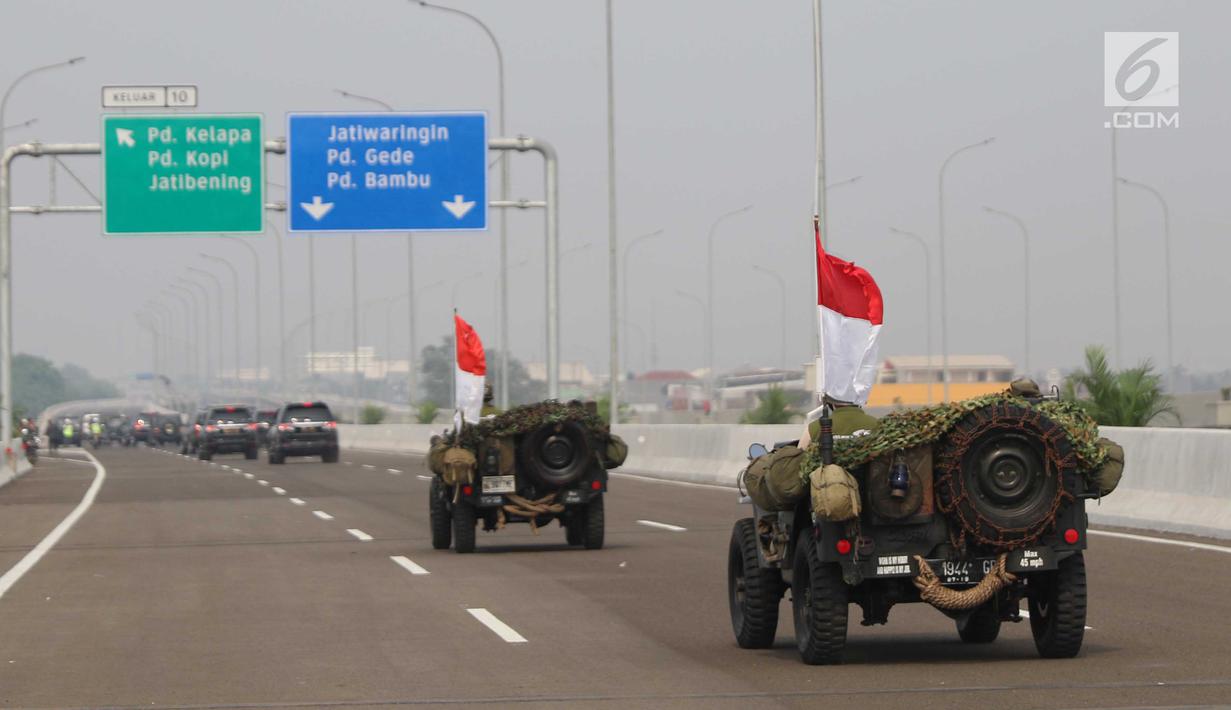 085687000_1509680543-20171103-Jokowi-Konvoi-Naik-Jip-di-Ruas-Tol-Becakayu-Angga-4.jpg