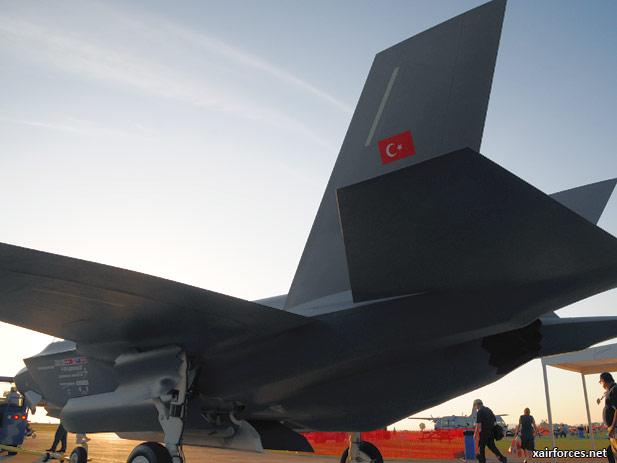 100112_Turkish-Air-Force_F-35.jpg