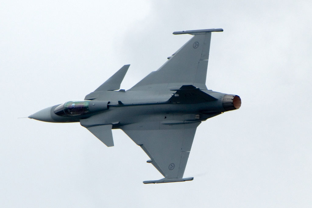 1024px-Saab-JAS-39_at_ILA_2010_05.jpg