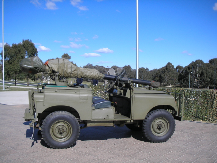 106mm_land_rover[1].JPG