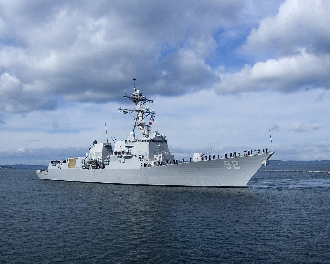 1124px-USS_Momsen_(DDG_92)_stbd_bow_view.jpg