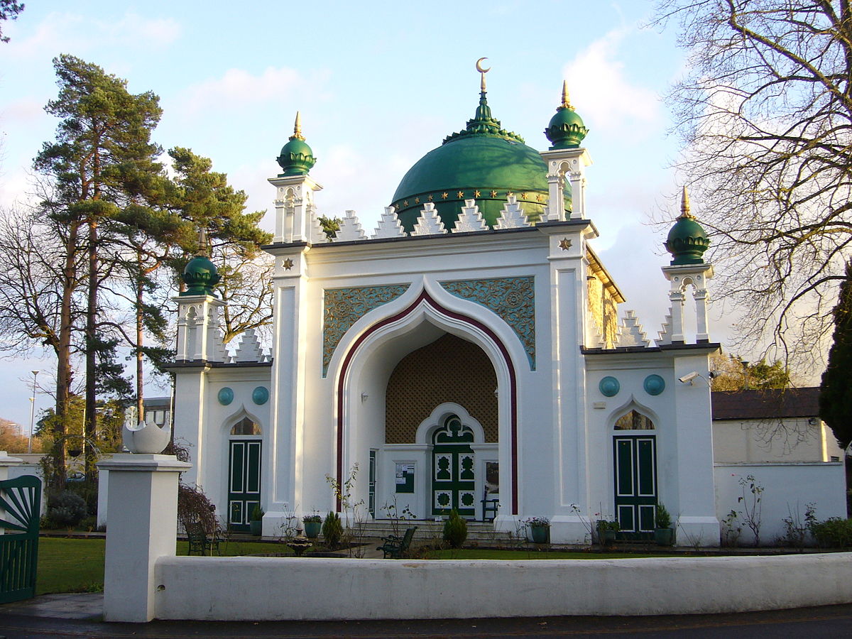 1200px-Shah_Jahan_Mosque_TQ0159_214.jpg