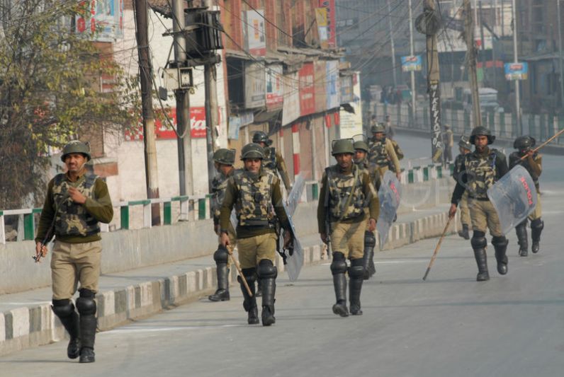 1323015205-police-stop-religious-gatherings-in-indian-kashmir-_954609.jpeg