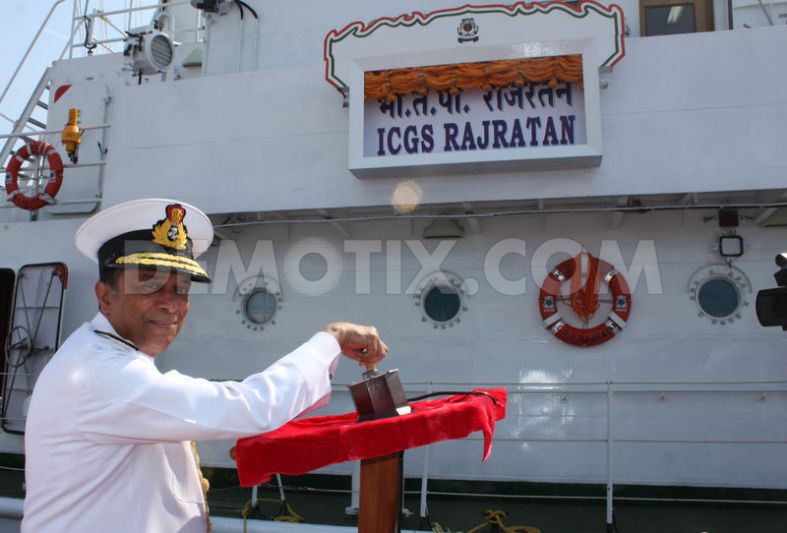 1360603160-indian-coast-guard-ship-rajratan-commissioned_1789093.jpg