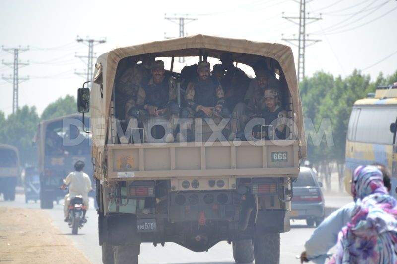 1367674403-army-troops-mobilized-for-election-in-sindh_2021225.jpg