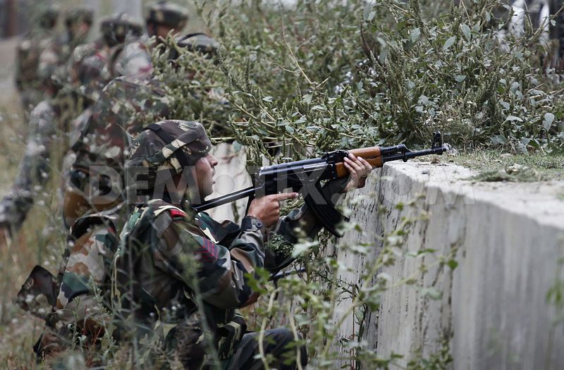 1380384306-militants-attack-indian-army-convoy-in-indian-kashmir_2812995.jpeg