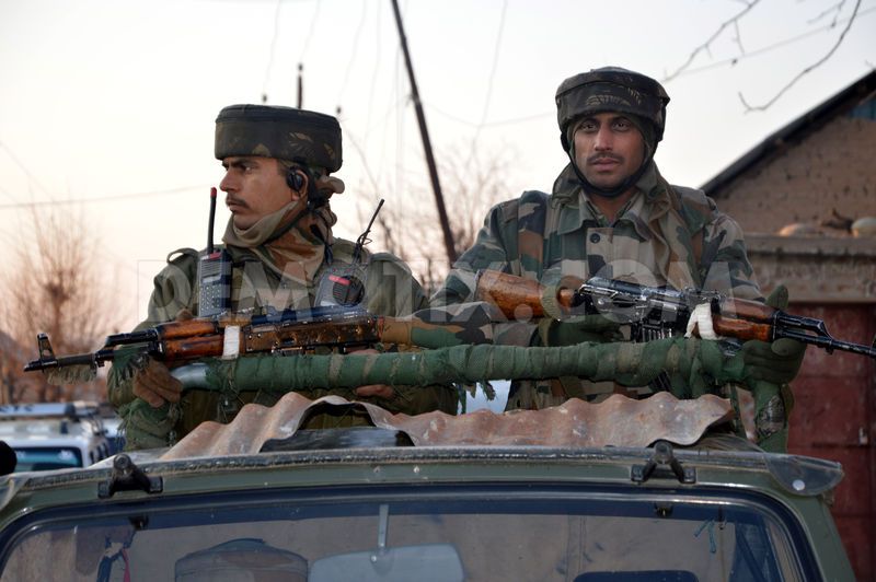 1392315120-two-militants-killed-in-firefight-with-government-forces-in-kashmir_3914565.jpeg