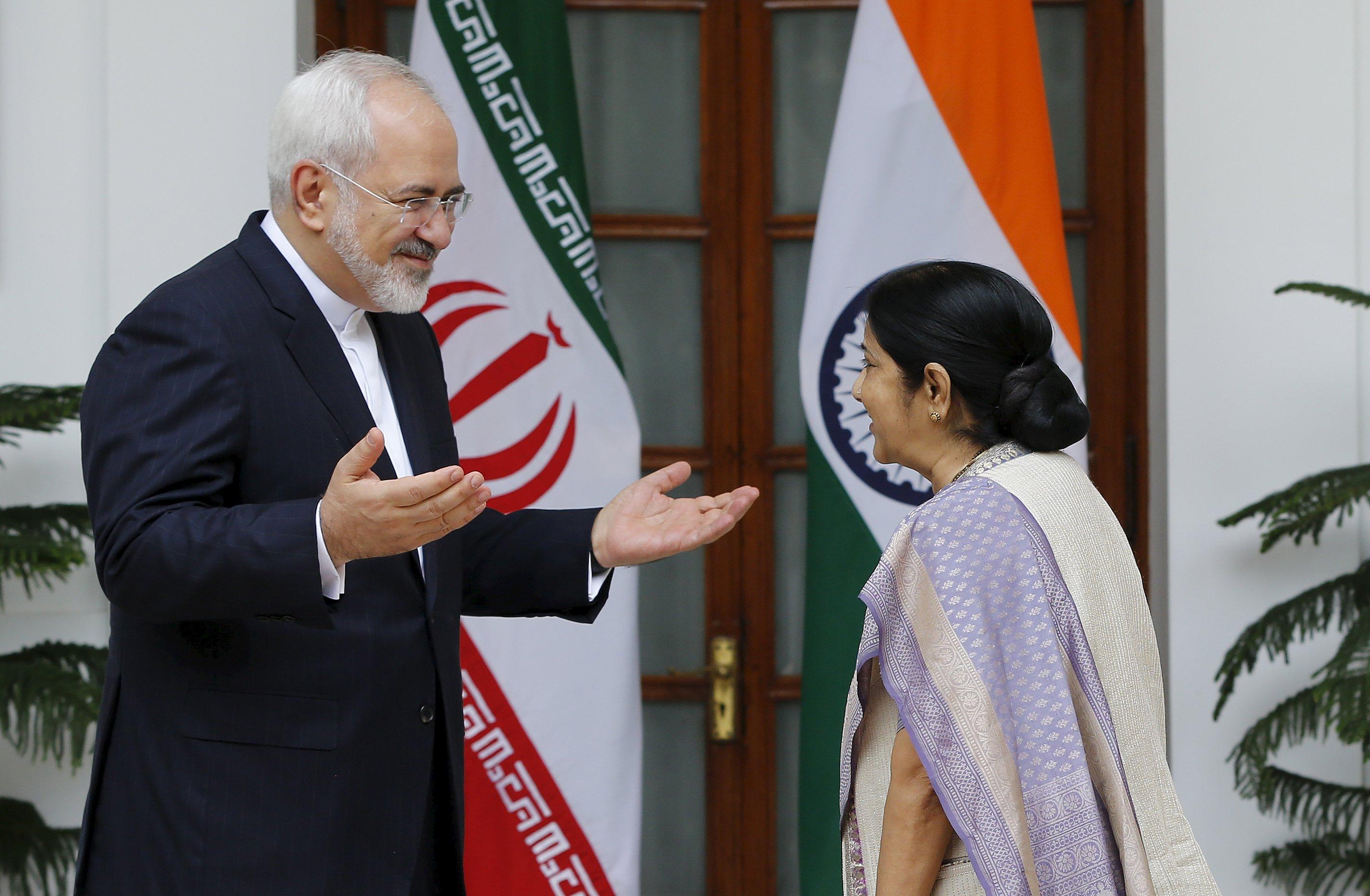 1439551804_Javad Zarif & Sushma15.jpg