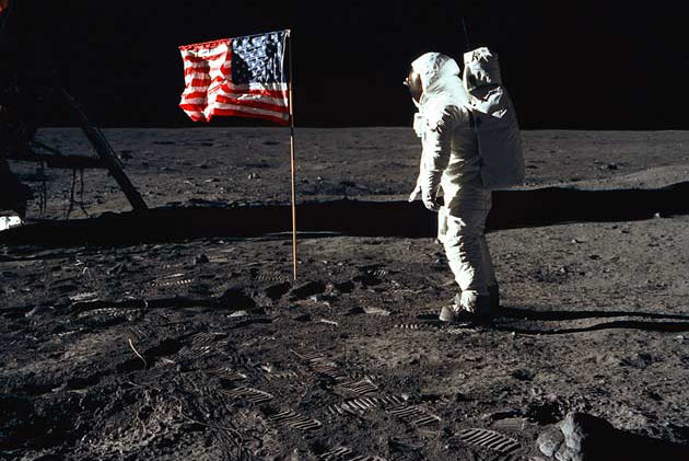 14m-apollo11-moon-landing-42-years-200711.jpg