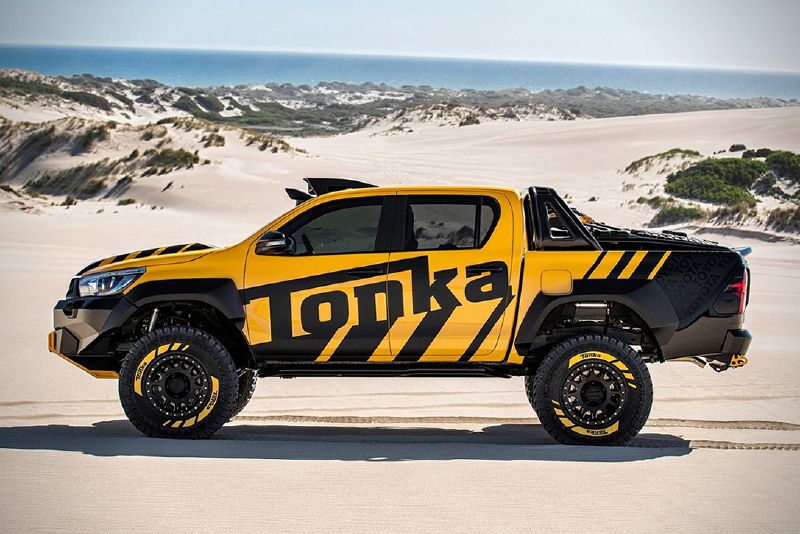 15203170_2017-toyota-hilux-tonka-concept_tb650cf87.jpg