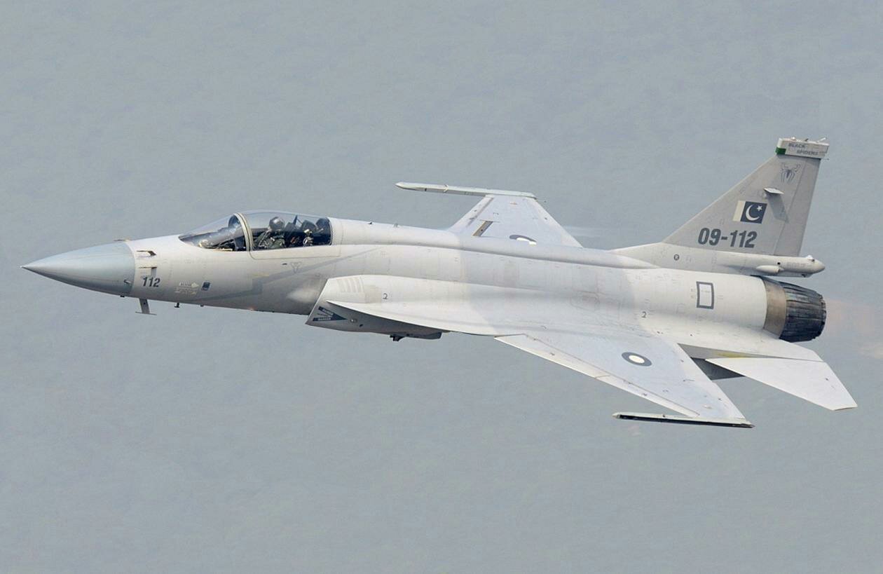 1662px-Pakistan_JF-17_(modified)%20(1).jpeg