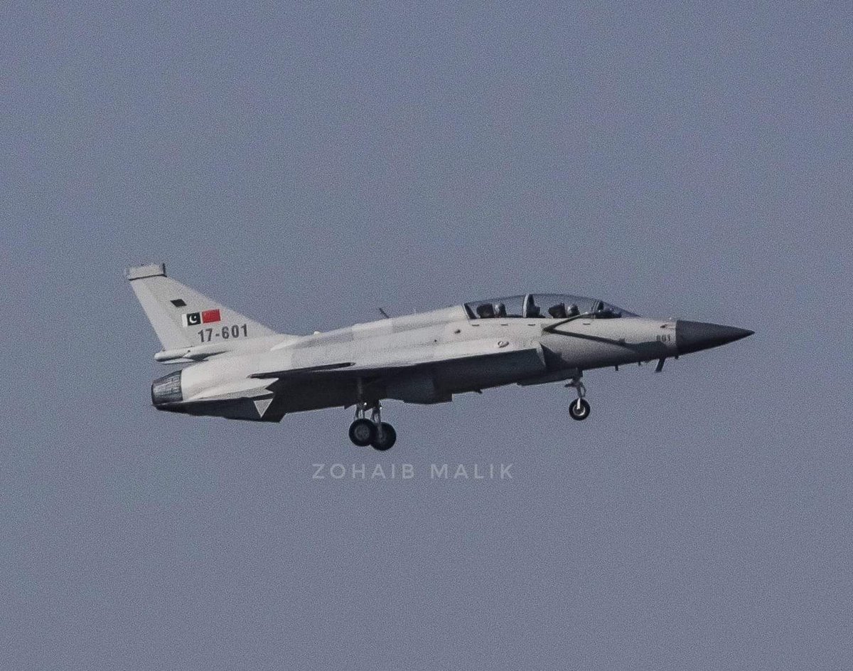 17-601 FIRST PIC OF twin-seater prototype with the IFR-probe.jpg