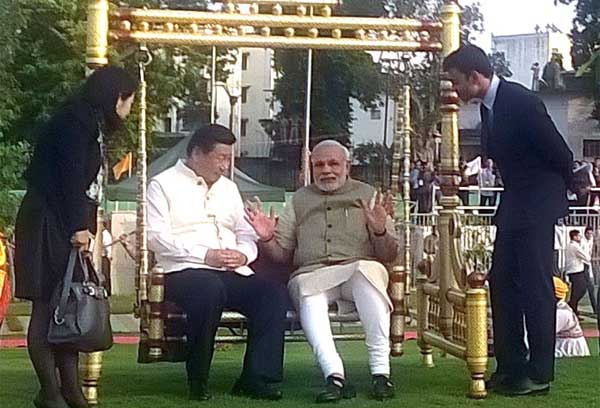 18modi_with_china_pres_at_s1.jpg