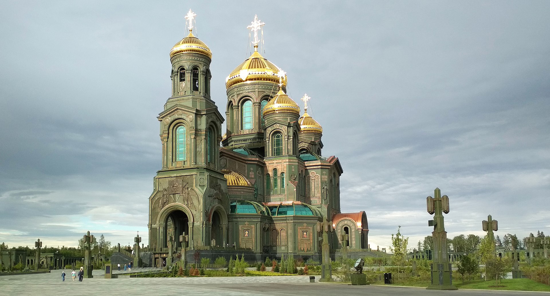 1920px-Main_Cathedral_of_the_Russian_Armed_Forces_Patriot[1].jpg