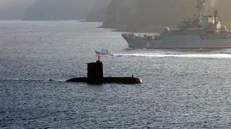2015-12-14--rus-savas-gemisine-donus-yolunda-bir-turk-denizalti-eslik-etti..jpg
