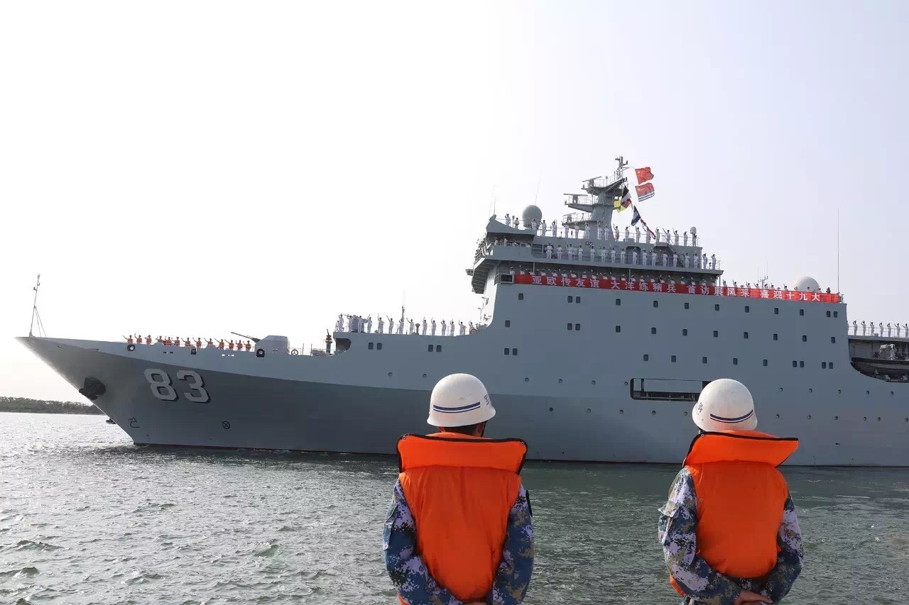 2017-10-03-Type-927-A-bord-du-plus-grand-navire-école-de-la-marine-chinoise-01.jpg