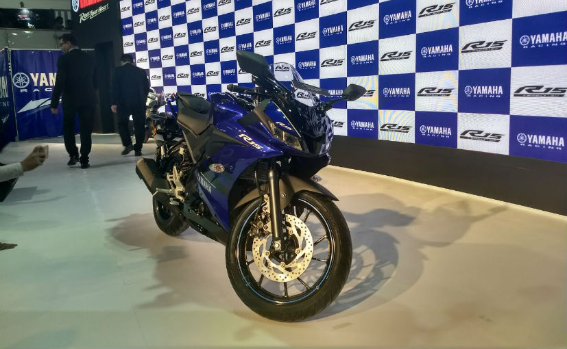 2018-yamaha-yzf-r15-v3_827x510_71518027677.jpg