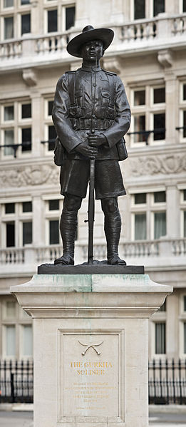 261px-Gurkha_Soldier_Monument,_London_-_April_2008.jpg