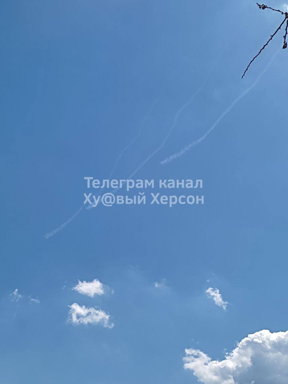 28-5-22 Su-35s shot down by MiG-29, Kherson b.jpg