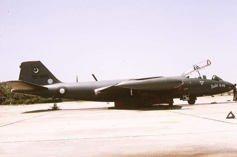 3136c34053-3846 B-57B 8 Sqn Pakistan AF 1981,jpg.jpg
