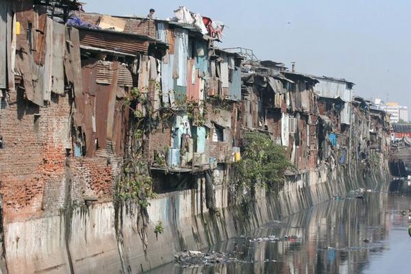 3225-Top-5-Worst-and-Largest-Slums-in-the-World-–-Karachi-at-no.-1.jpg