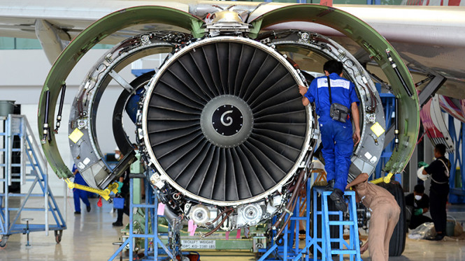 346817_perawatan-pesawat-di-garuda-maintenance-facility--gmf-_665_374.jpg