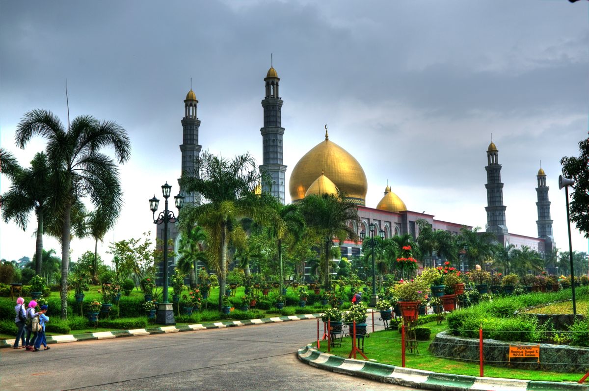 37.-2-Masjid_kubah_emas.jpg