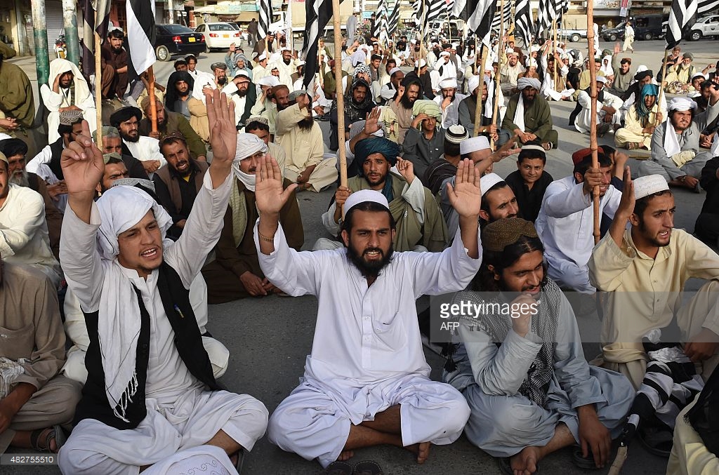 482755510-pakistan-members-of-jamiat-nazriati-party-gettyimages.jpg