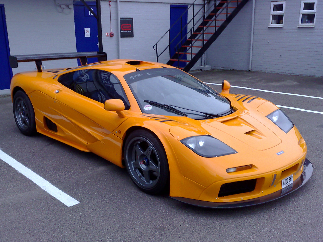 52010mclaren-f1-orange-gtr.jpg