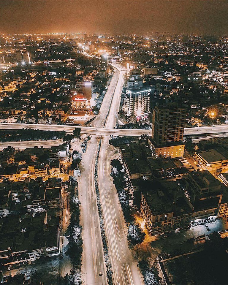 6-A-stunning-night-view-of-Shahrah-e-Faisal.jpg