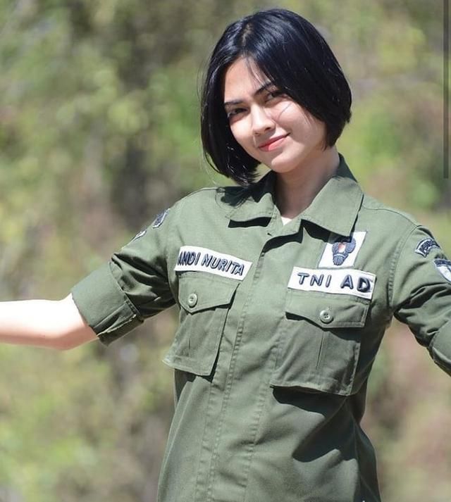 6 Sosok Tentara Wanita Cantik Bak Artis Viral saat HUT TNI Ke-74, Lihat Foto-fotonya.jpg