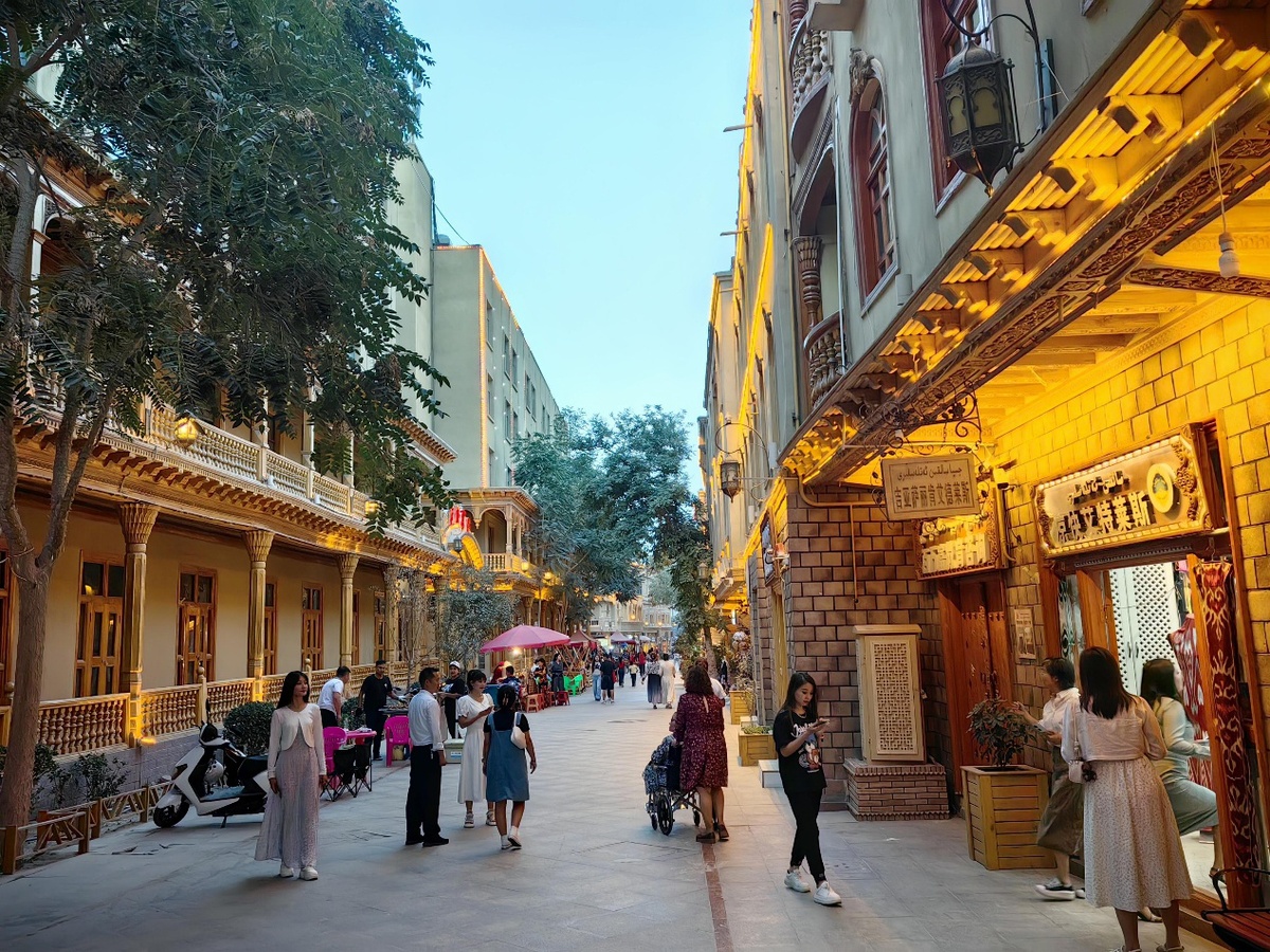 A walk in Xinjiang ancient desert oasis silkroad city Hotan old town ...