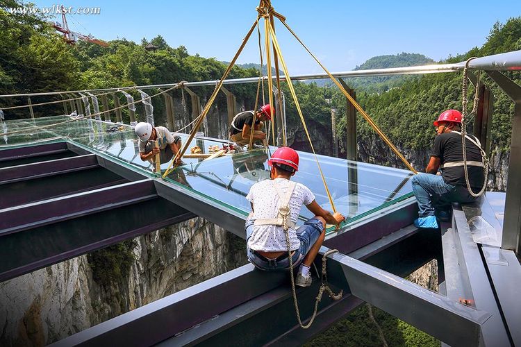 750px-WulongWorkers.jpg