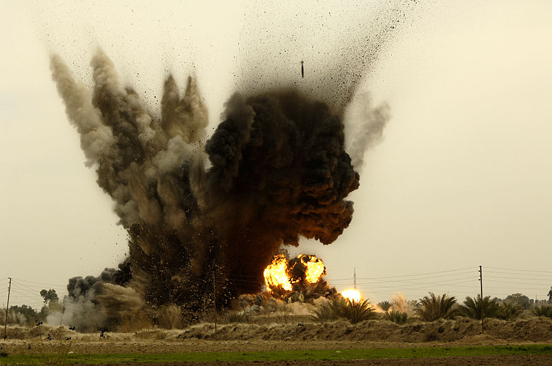 800px-GBU-38_munition_explosions_in_Iraq.jpg