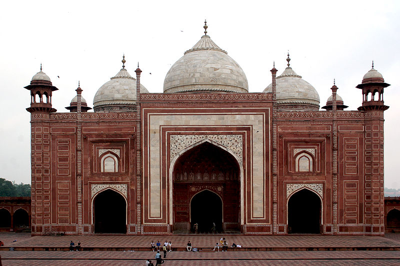 800px-Taj_Mahal_mosque-1.jpg