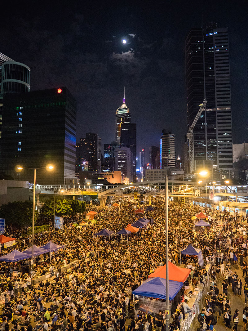 800px-Umbrella_Revolution_in_Admiralty_Night_View_20141010.jpg