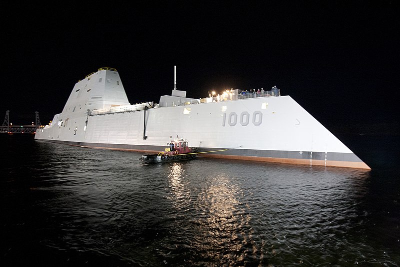 800px-USS_Zumwalt_(DDG-1000)_at_night.jpg