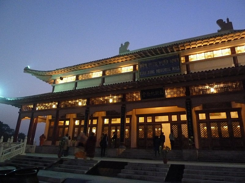 800px-Xuanzang_Memorial_Hall_Nalanda.jpg