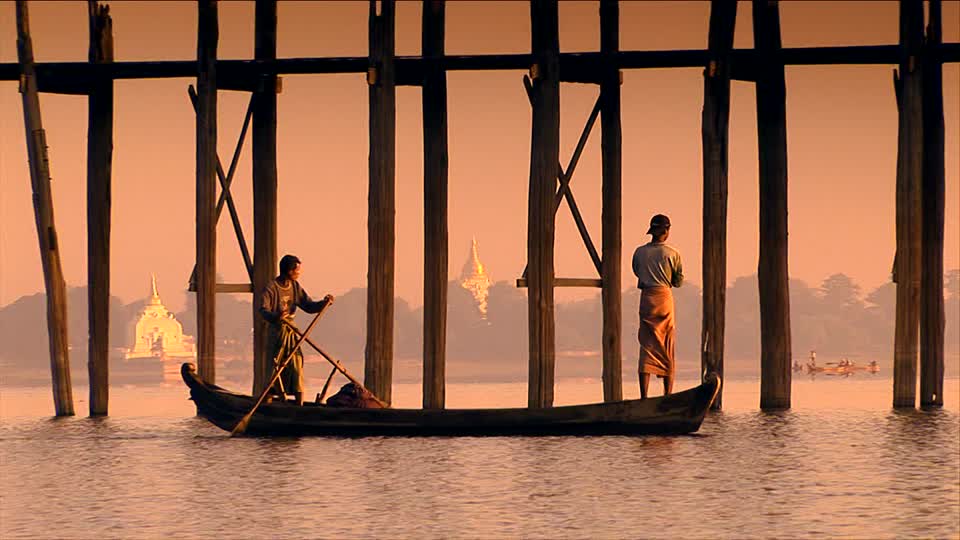 982509648-u-bein-bridge-lake-taungthaman-amarapura-timber-bridge.jpg