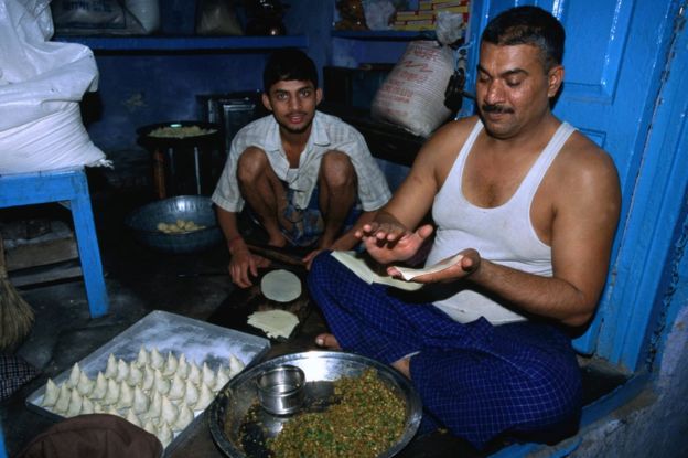 _90059839_delhi_vendor_gettyimages-148513394.jpg