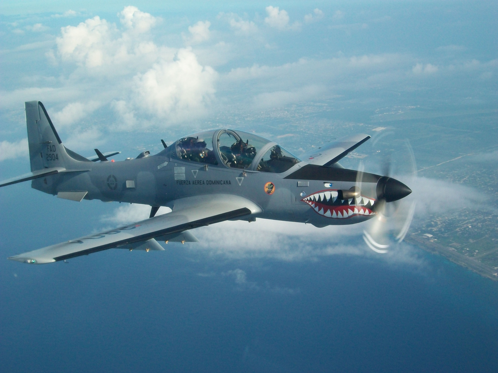 A-29B_Super_Tucano_on_Patrol_over_the_skies_of_the_Dominican.jpe