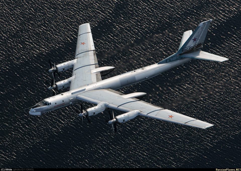 A spectacular photo of the strategic bomber Tu-95MS.jpg